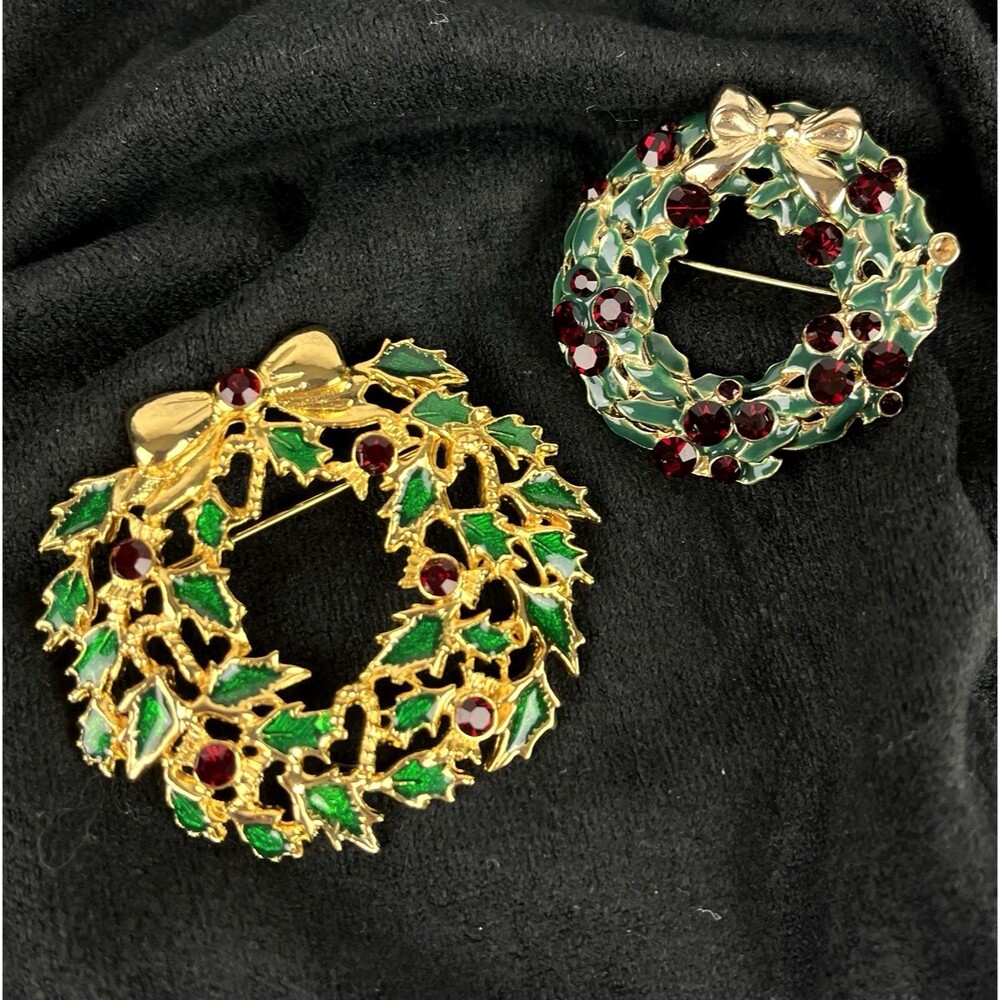 2 Vintage Christmas Holiday Wreath Brooch Pins Enamel Gold Bows Red Rhinestones